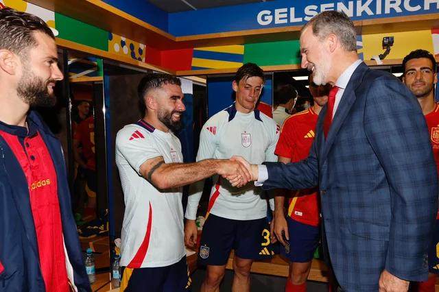 九游app下载最新版本-西国王道贺出线：亚马尔镇定自若，威廉斯半裸接驾