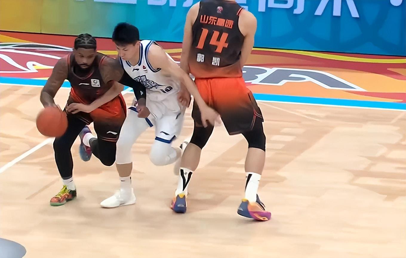 九游app最新版下载安装-8连胜+12连杀！山东三外援合砍72分，鲍威尔回暖成最大惊喜