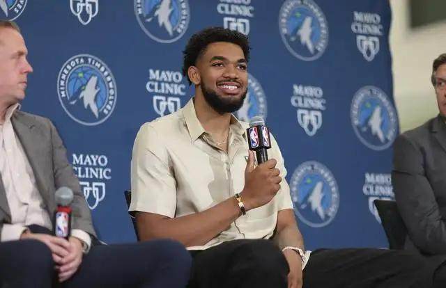 唐斯:得到戈贝尔不夺冠就是失败 我们前途无限